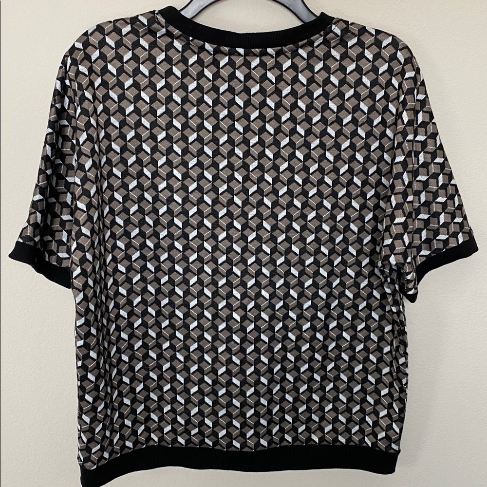 Geometric Print Short Sleeve Top - Picture 4 of 4